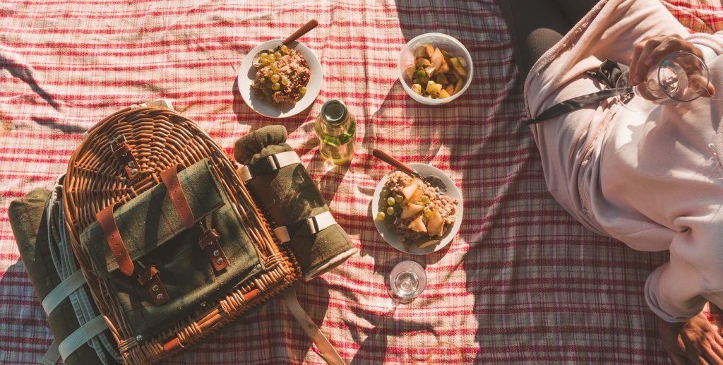 Voglia di pic nic? Ecco come organizzare una scampagnata indimenticabile 1 tovaglia pic nic