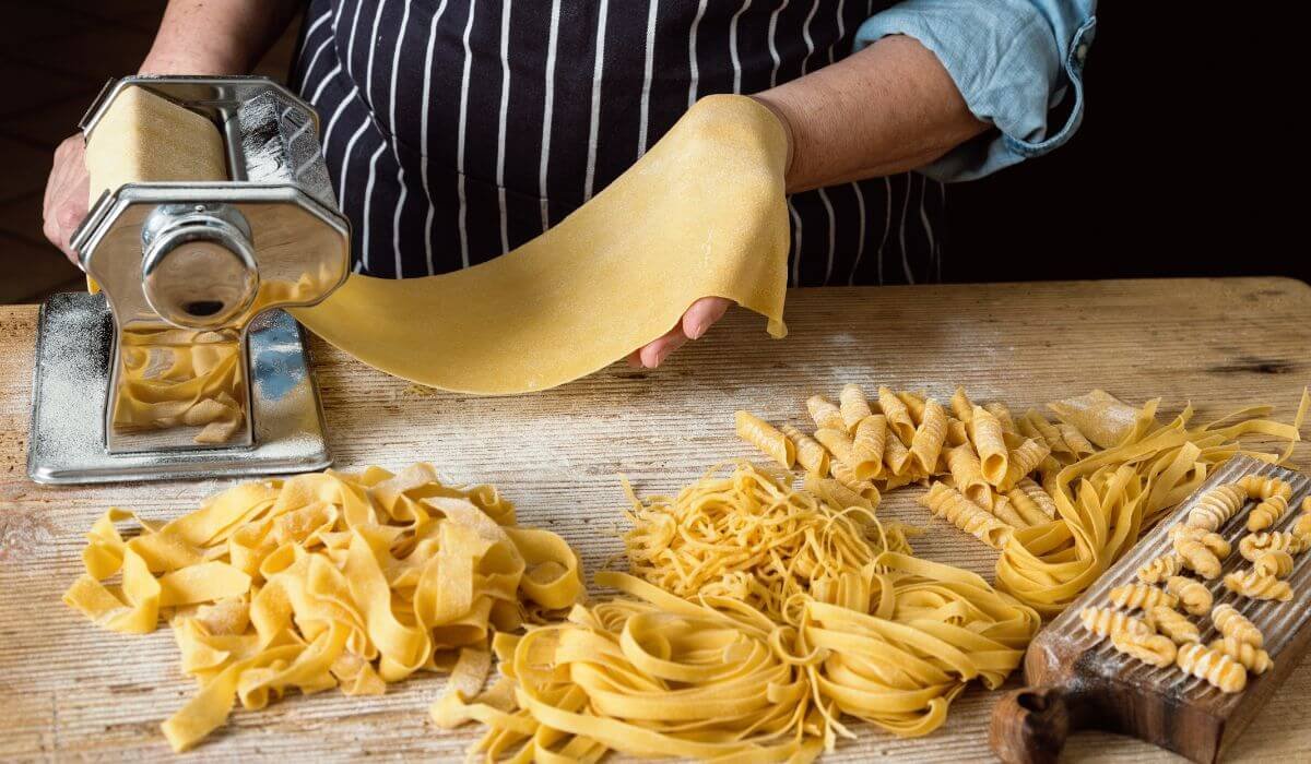 Pasta fresca fatta in casa con la macchina